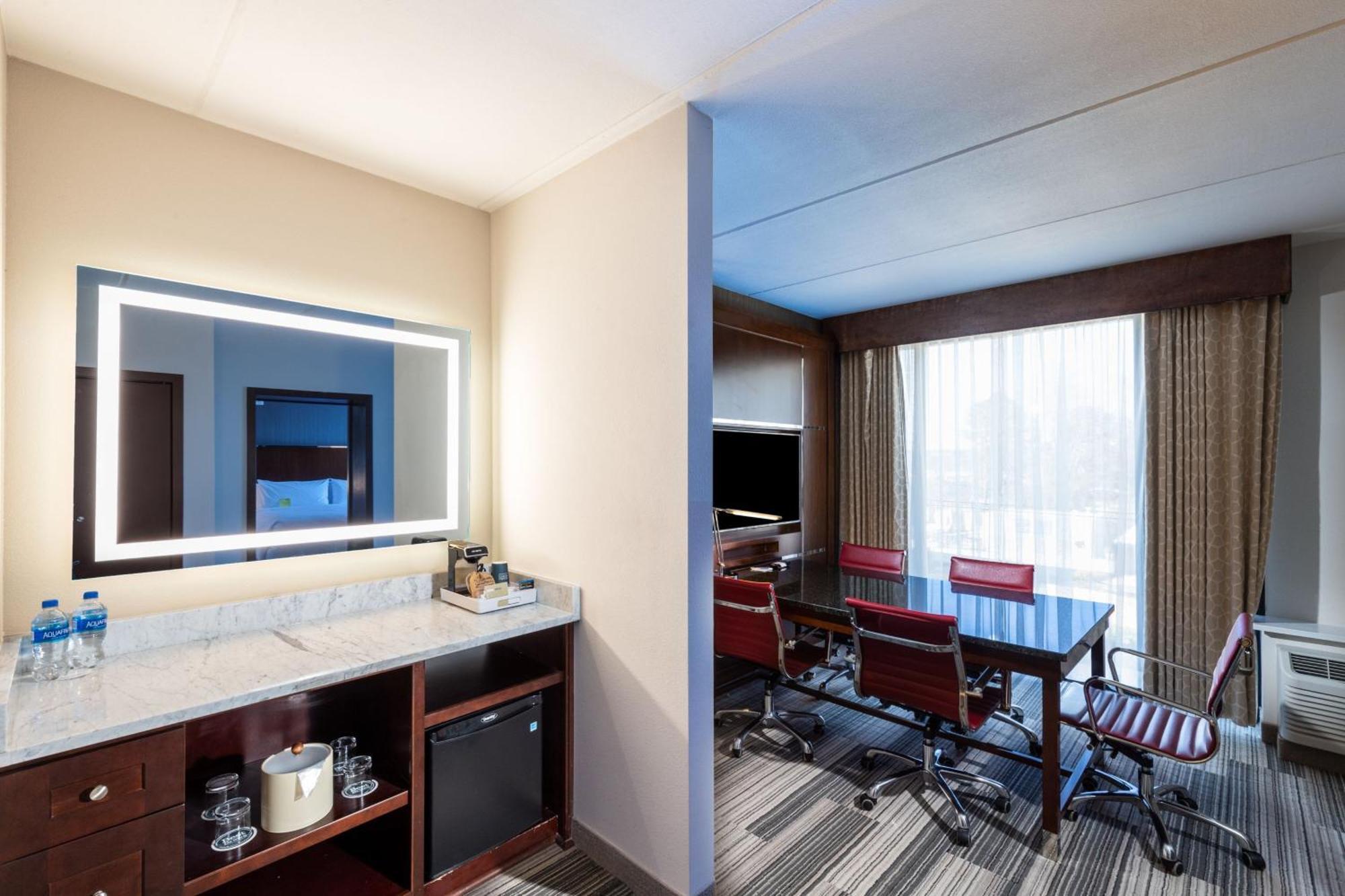 Four Points By Sheraton Atlanta Airport West College Park Exterior photo